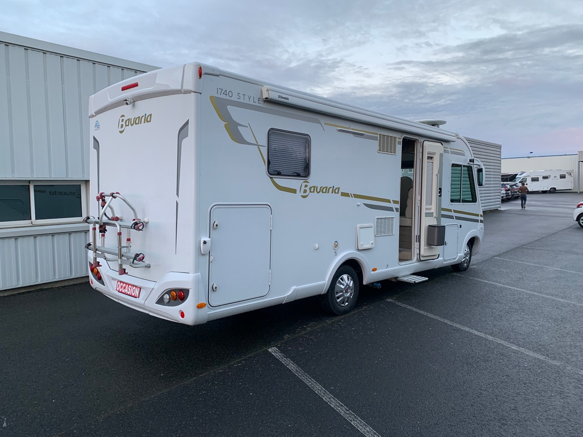 Fiat FIAT Bavaria intégrale i 740 style 130 | 4 couchages | Options Suspensions pneumatiques à l'arriére et Climatisation arriére