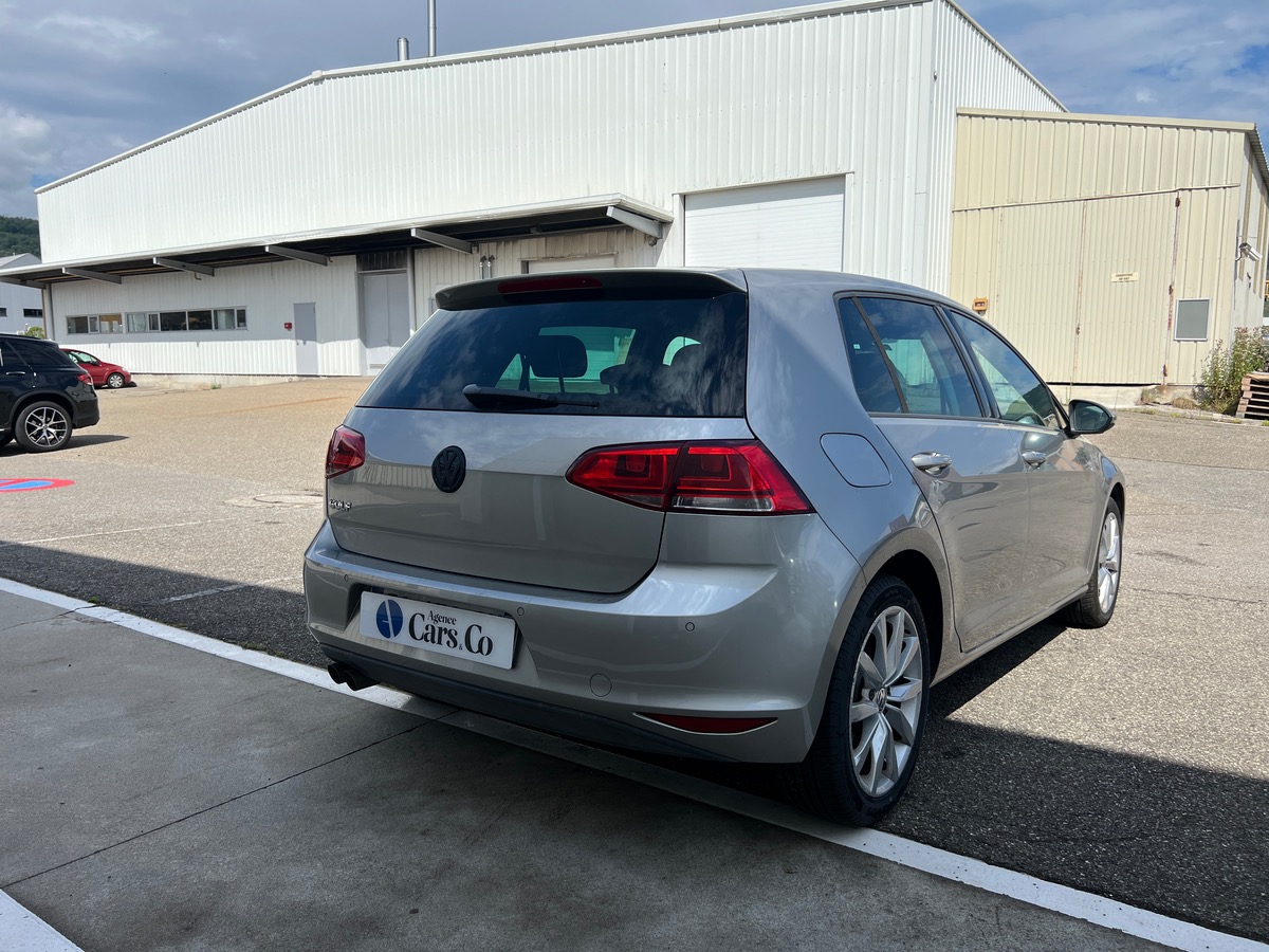 Volkswagen GOLF 7 CARAT 2l 150cv, SUIVI COMPLET, SIEGES CHAUFFANTS/ MASSANTS