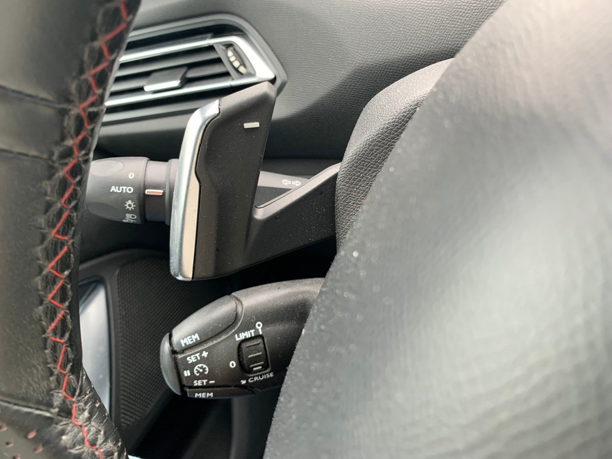 Peugeot 308 180 chevaux | GT | Toit panoramique | Caméra de recul | Régulateur de vitesse | GPS