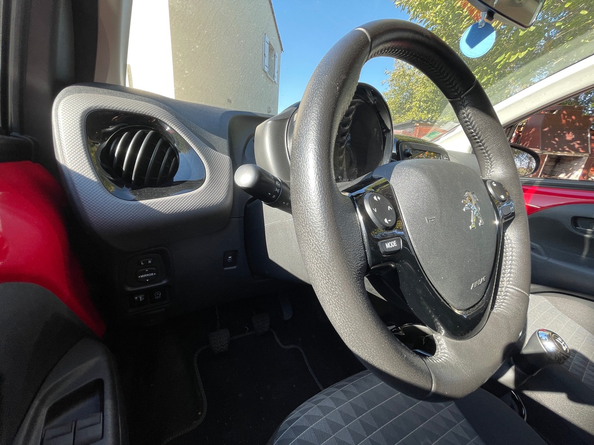 Peugeot 108 1.0 vti 72 ch version STYLE - 1 er main et Historique Complet