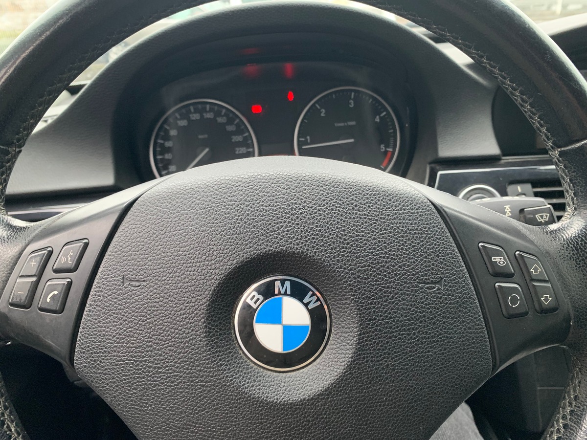 Bmw Série 3 Touring 184 ch | GPS | Radar de recul | Climatisation Auto | Jantes Alu 17"| Attelage