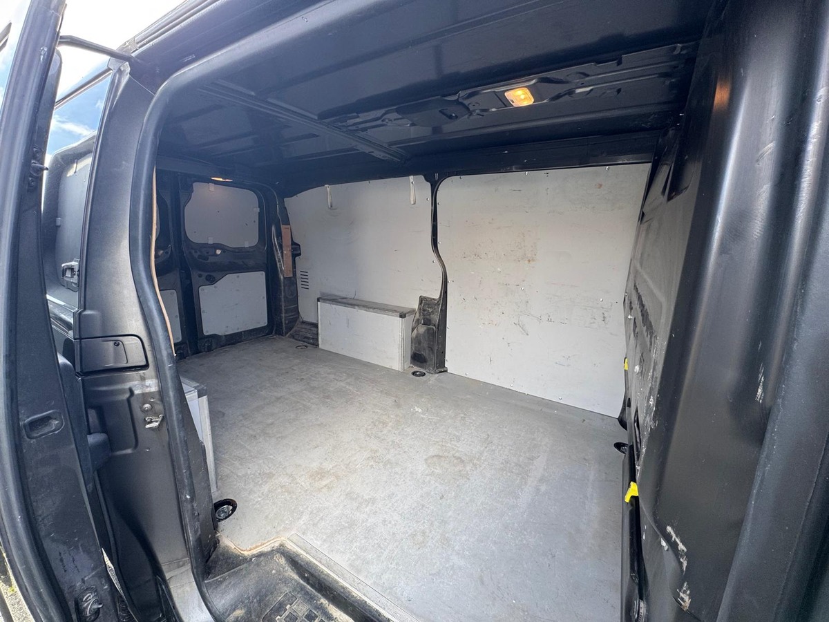 Peugeot Expert 2.0 blue-hdi 177cv EAT8 Fourgon Long - Première main