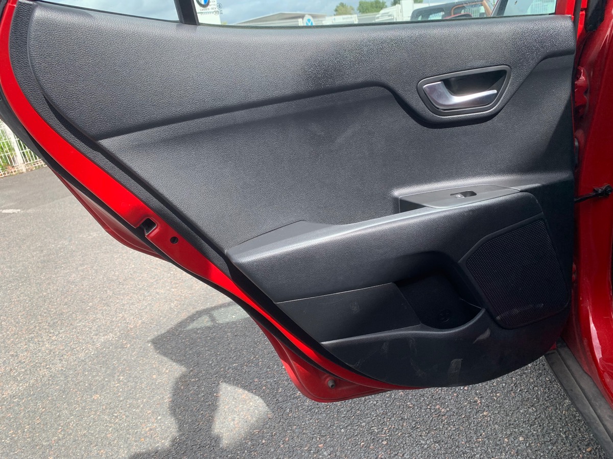 Kia Stonic 120 ch | Active | Caméra recul | Apple Car Play | Entretiens et Garantie constructeur