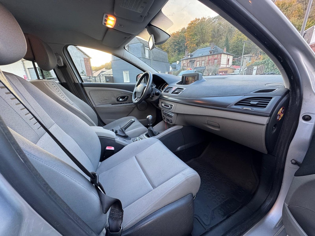 RENAULT Megane III 1.6 E85 (Flexfuel) 110cv Carminat Tom Tom  - Garantie