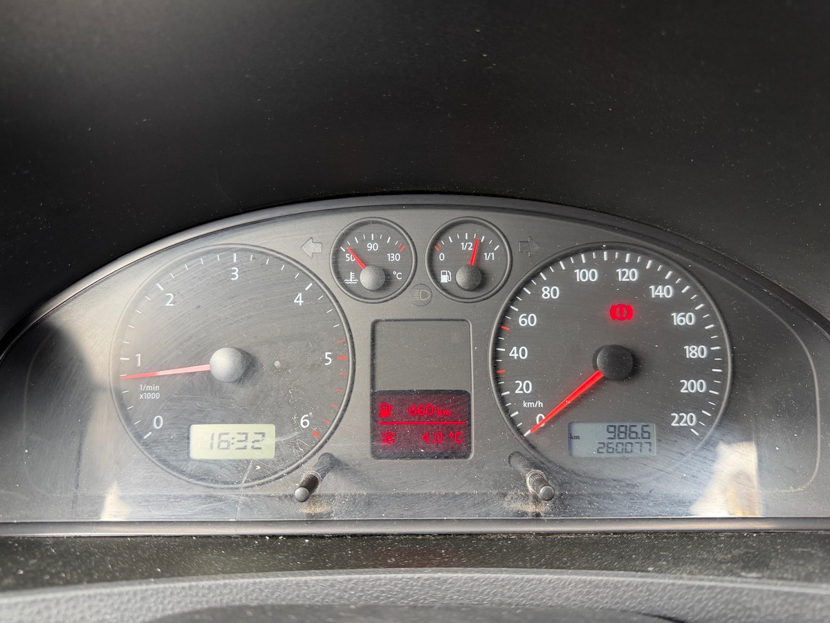 Volkswagen Transporter CARAVELLE 2.5 TDI 9 PLACES