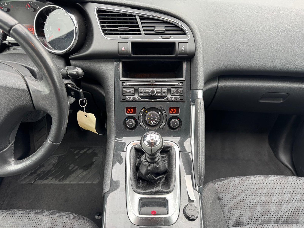Peugeot 3008 1.6 HDi Access - ATTELAGE - Révisé - Garantie