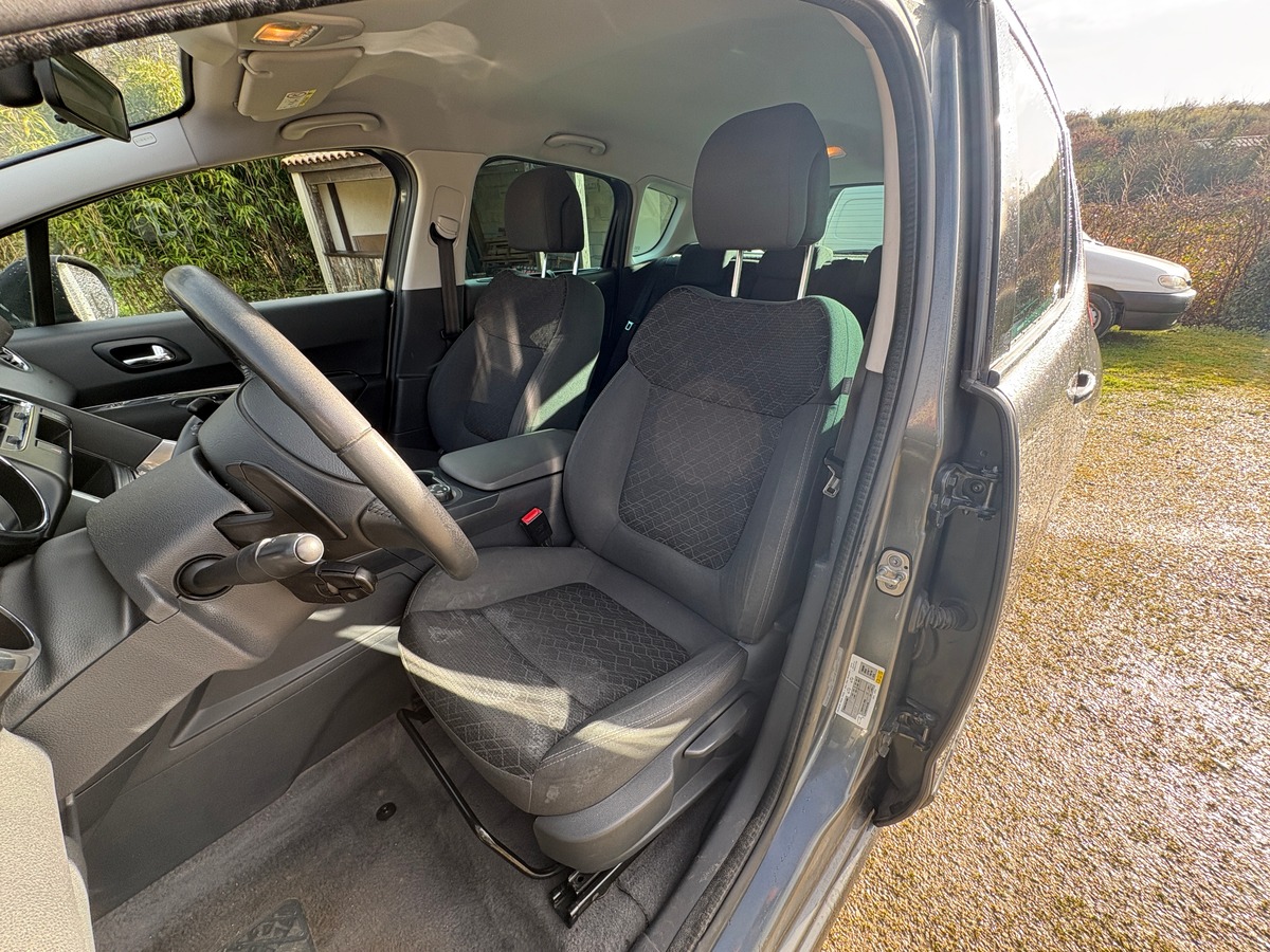 Peugeot 3008 1.6 hdi - 115CH - 6CV