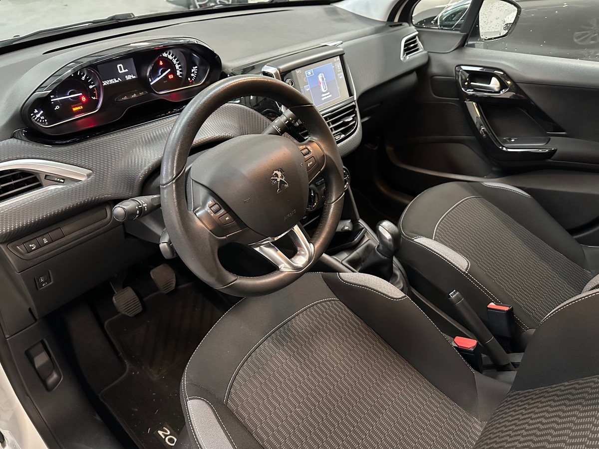 Peugeot 208 1.2 PURETECH 82cv STYLE 5P