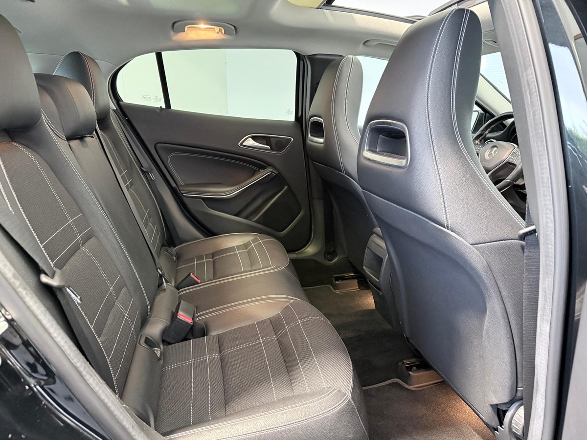 Mercedes-Benz GLA 1.6 i 156  SENSATION