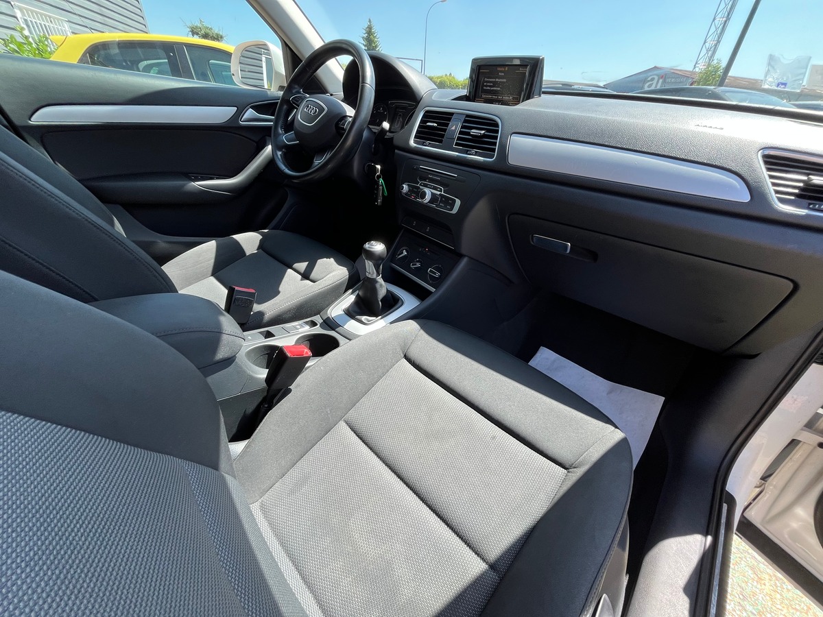 Audi Q3 phase 2 2.0 TDI 120 CH S LINE