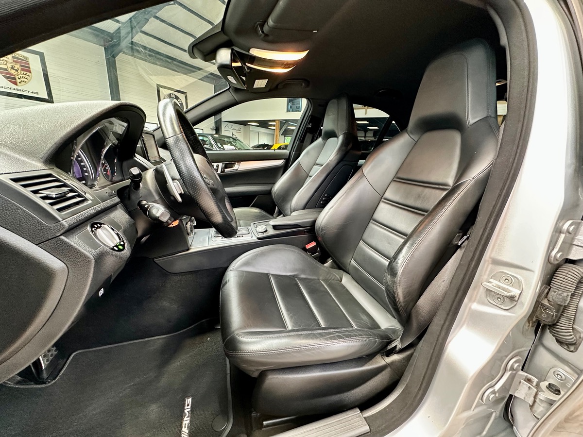 Mercedes-Benz Classe C III 63 AMG W204 6.2 457 BVA7