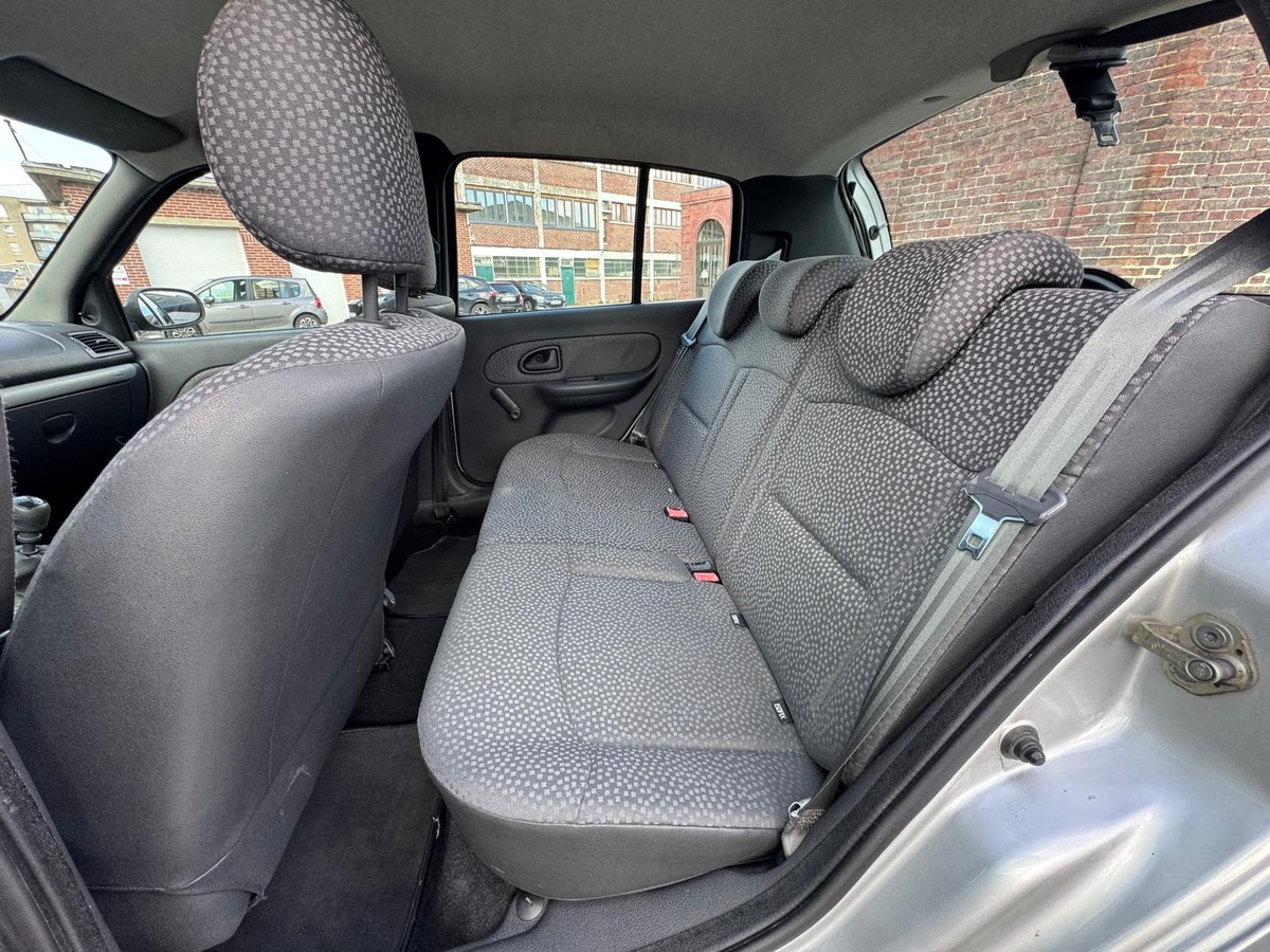 RENAULT Clio II Phase 2 1.2 Campus - 5 portes - Distribution neuve - Garantie