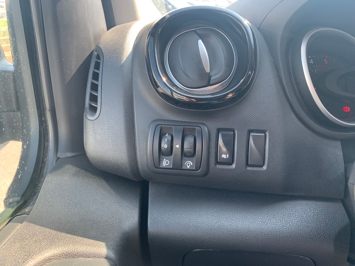 RENAULT Trafic 145 ch | L2 H1 | 3 Places | Régulateur vitesse | GPS | Radar stationnement arrière