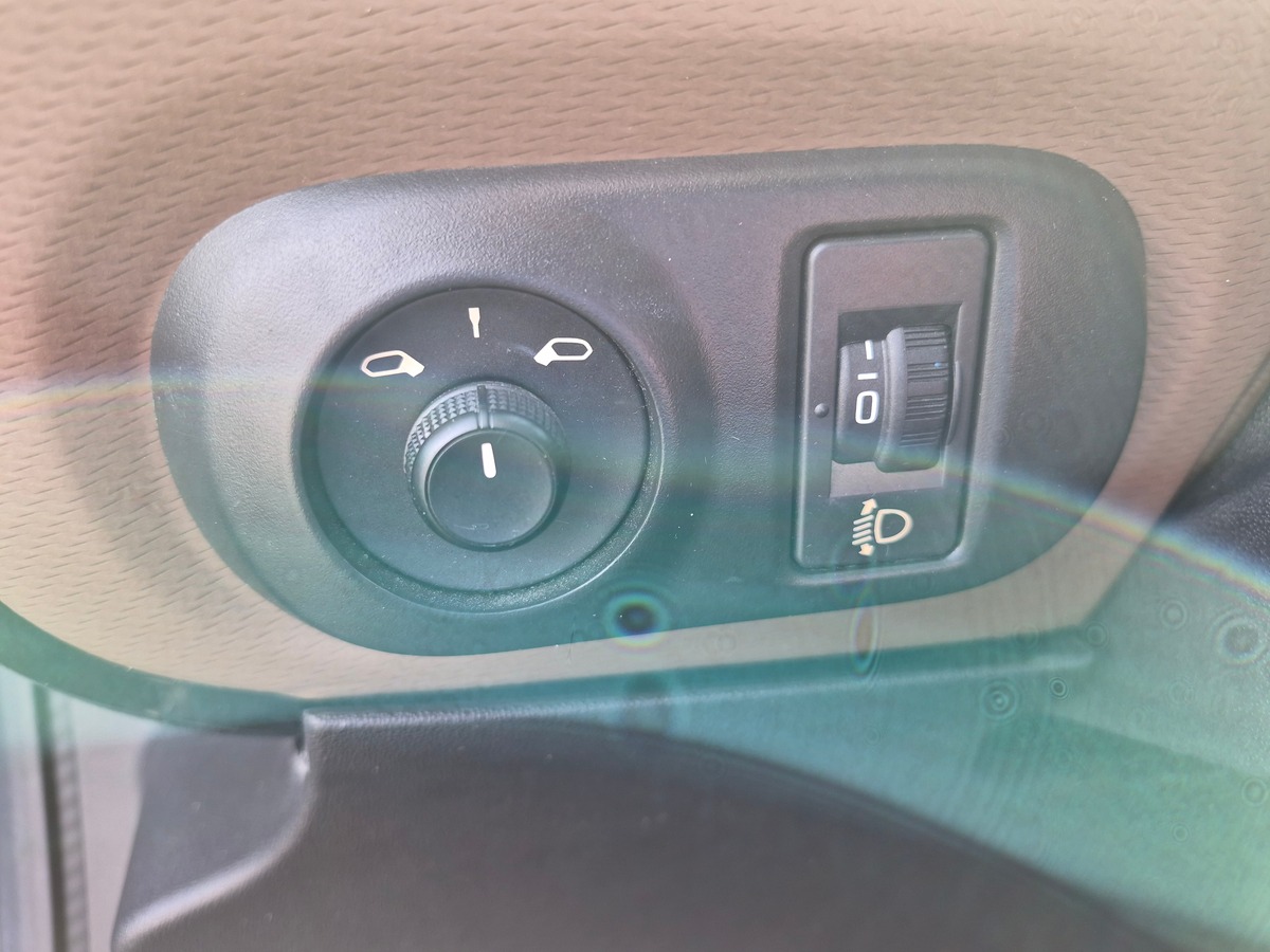 Citroën C4 Cactus 1.6 BHDI 100 SHINE ETG6