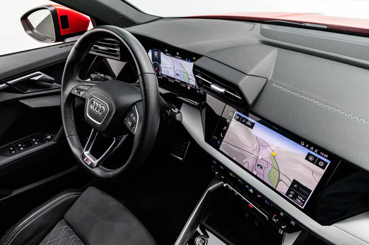 Audi A3 Sportback 40 TFSI e 204ch S line S tronic 6/Bang&Olufsen/Caméra