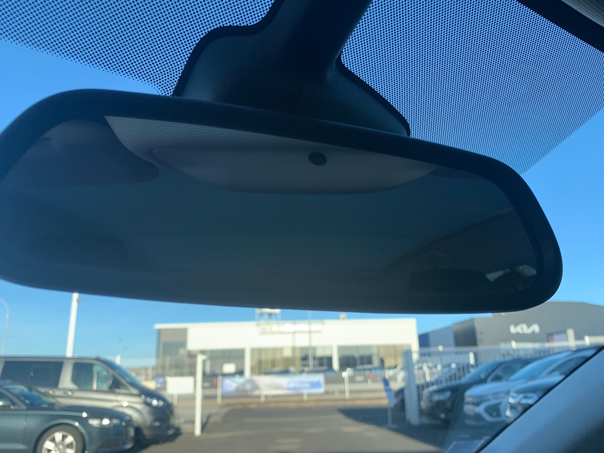 Peugeot 308 115 chevaux | Toit panoramique | Régulateur de vitesse | GPS | Attelage