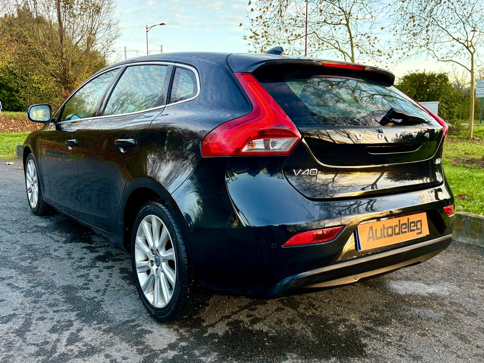 Volvo V40 D2 SUMMUM - 115CH - ENTRETIEN COMPLET