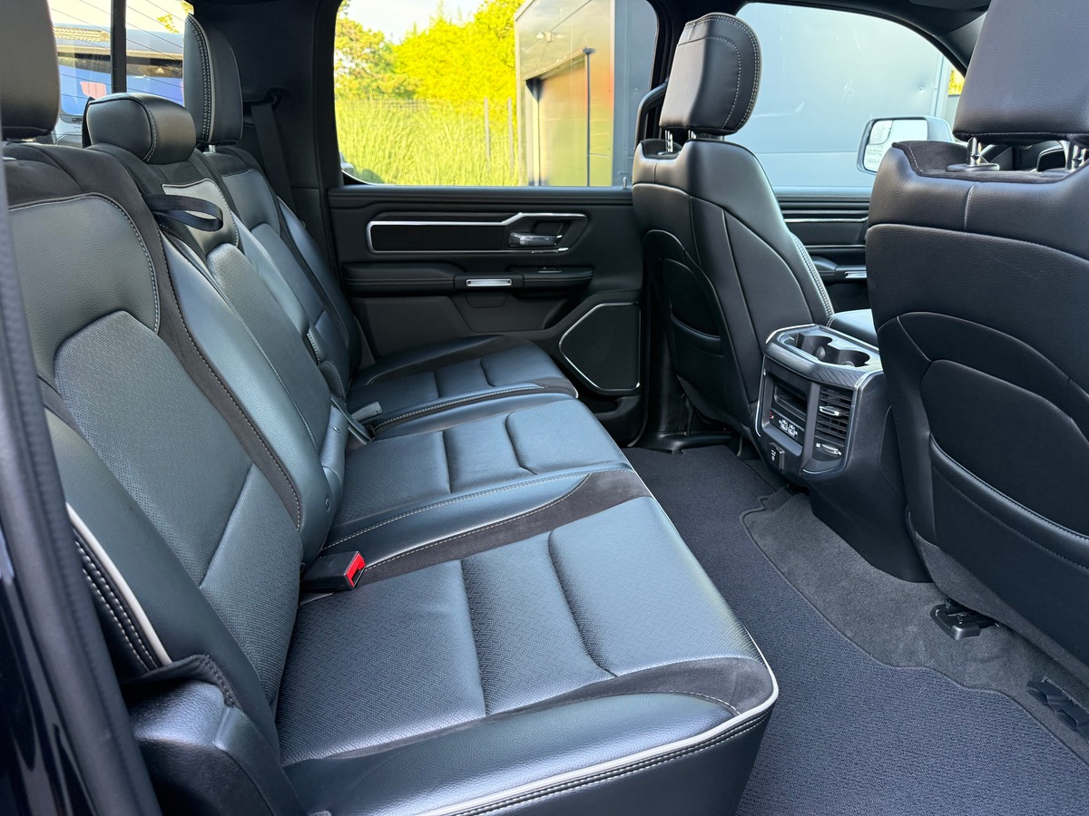 Dodge RAM 1500 LARAMIE SPORT NIGHT EDITION 402 CH / TVA / CARNET / 21663 KMS