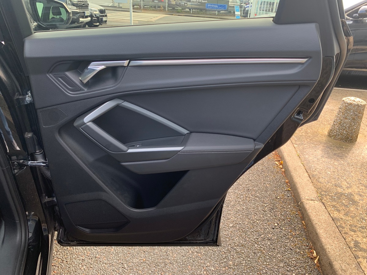 Audi Q3 150 ch | S-Line | Caméra de recul | Apple car Play Android Auto | GPS | Régulateur vitesse