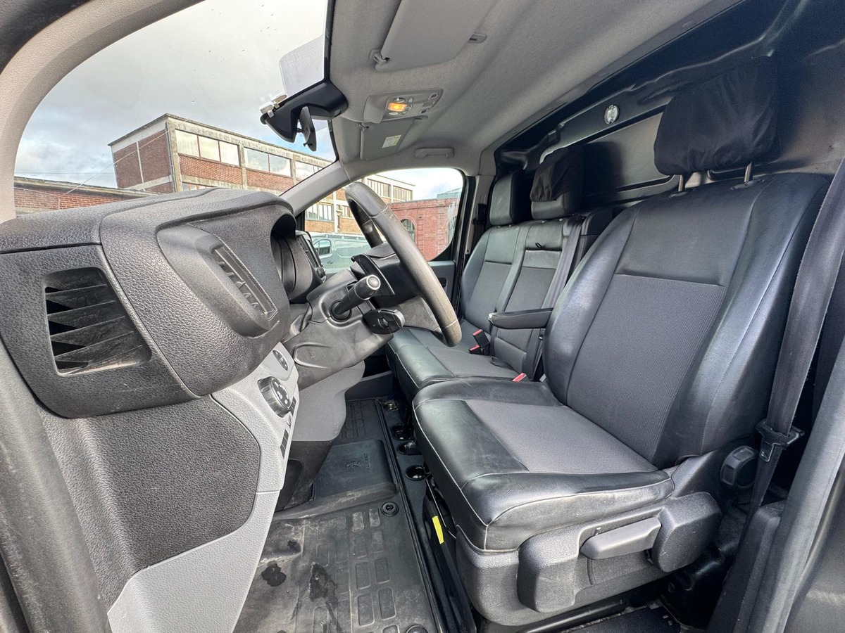 Peugeot Expert 2.0 blue-hdi 177cv EAT8 Fourgon Long - Première main