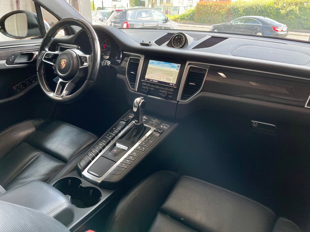 Porsche Macan 3.6 V6 TURBO 400 Full Options a