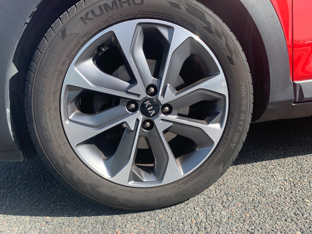 Kia Stonic 120 ch | Premium | Caméra recul | Régulateur vitesse | Apple car Play | Siéges chauffants