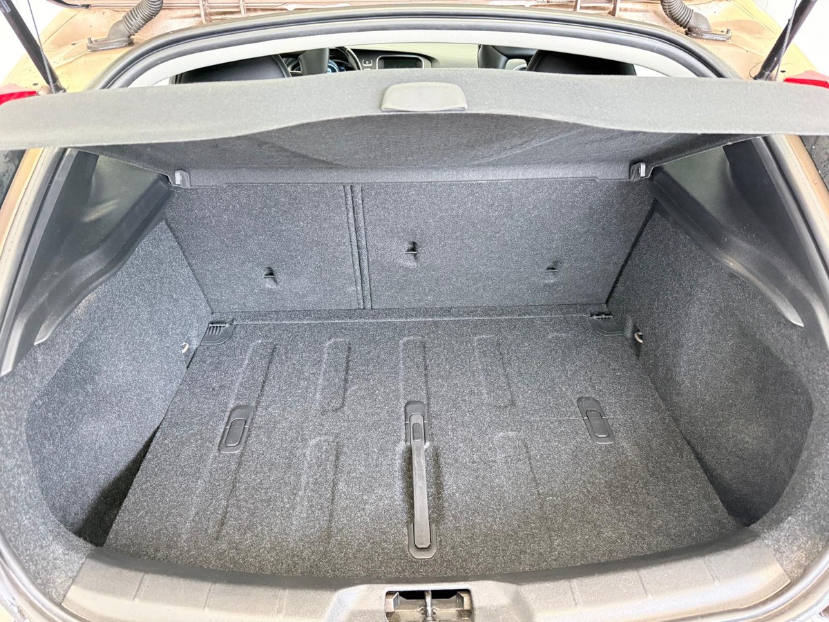 Volvo V40 Cross Country 1.6 D2  115  Momentum Première main