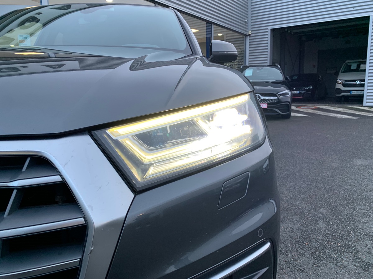 Audi Q5 190 ch | S-line | Virtual Cockpit | Caméra de recul | Coffre électrique | Attelage