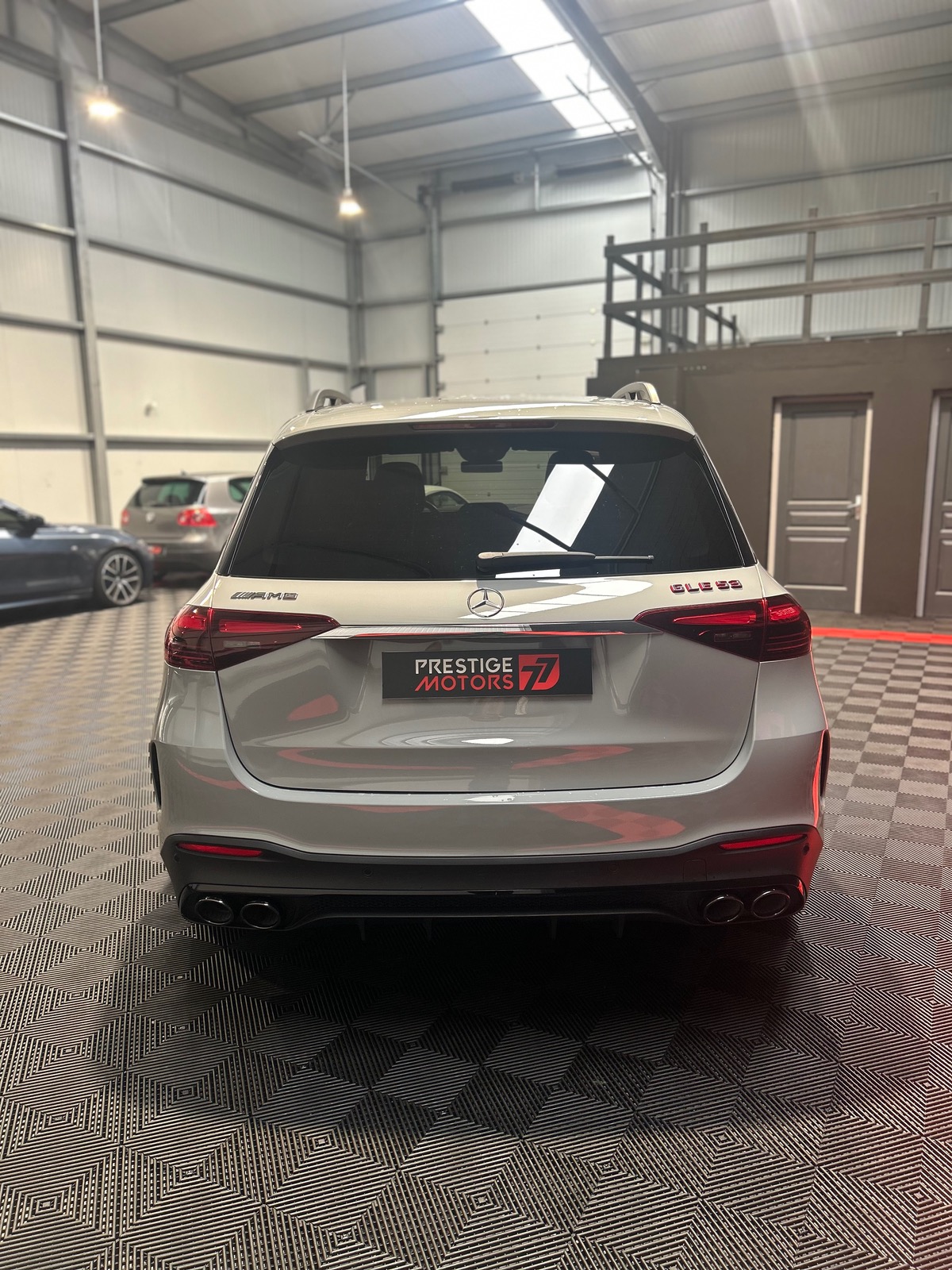 Mercedes Benz GLE 53 AMG / HYBRID / 4MATIC+ / 9G-TRONIC