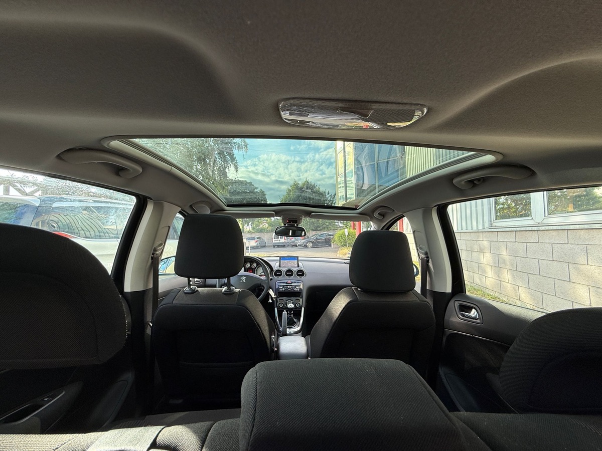Peugeot 308 1.6 e-HDI 115 CV allures  en 4X
