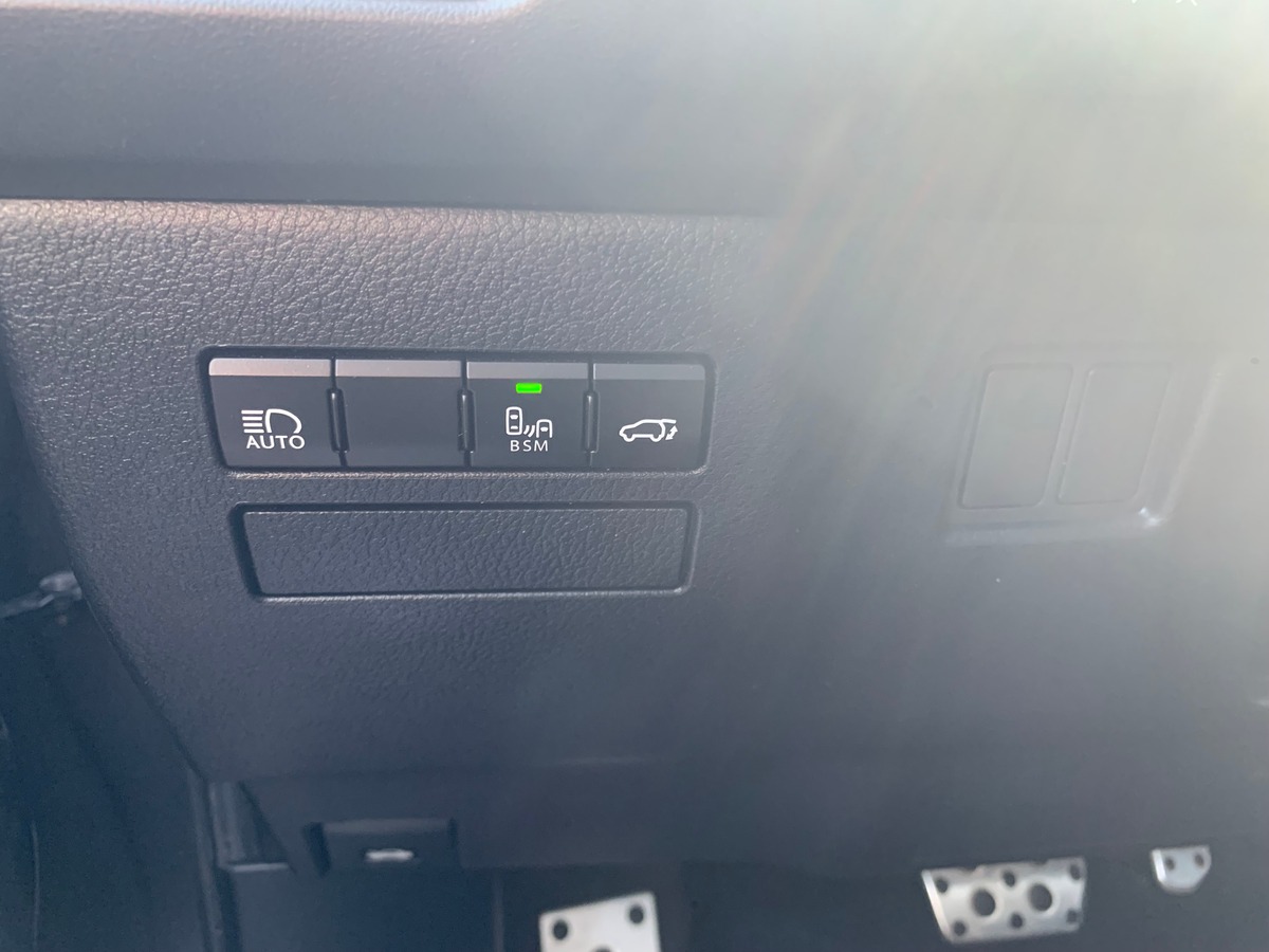 Lexus NX 300h 197 ch | F-SPORT 4WD | Caméra de recul | Siéges électriques | Toit panoramique | GPS