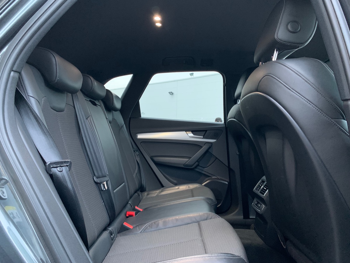 Audi Q5 190 ch | S-line | Virtual Cockpit | Caméra de recul | Coffre électrique | Attelage