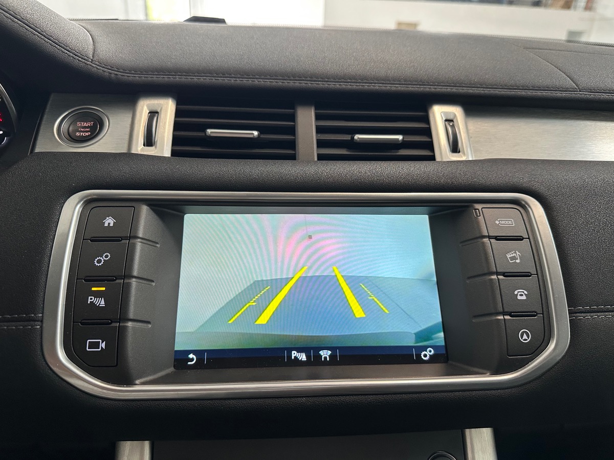 Land-Rover Range Rover Evoque TD4 180cv SE DYNAMIC BVA Toit panoramique / CarPlay