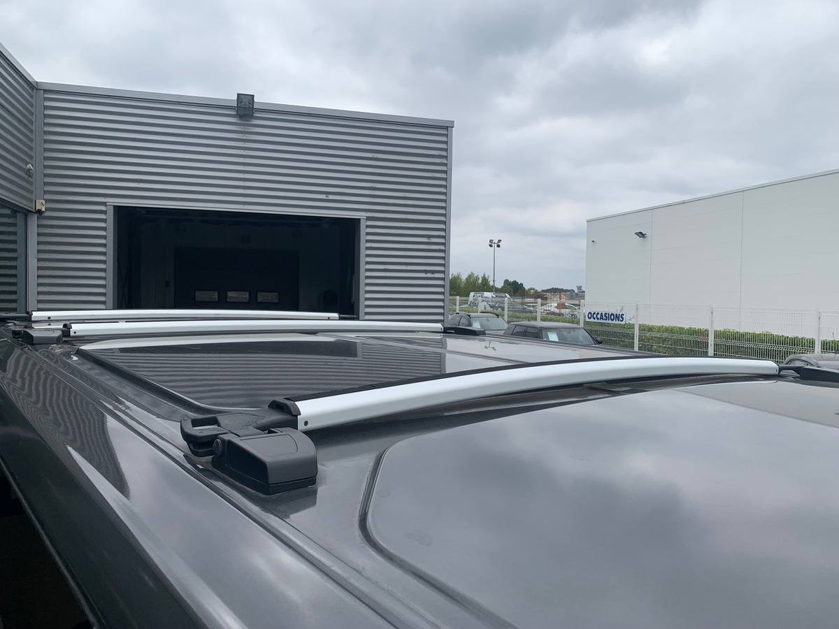 Ford TRANSIT CUSTOM 130 ch | L1H1 Trend Business | 3 Places | Caméra recul | Attelage | Roue secours