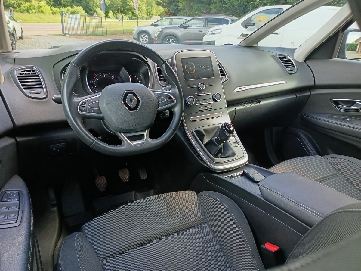 RENAULT Megane Scenic 1.5 dci 110 ch