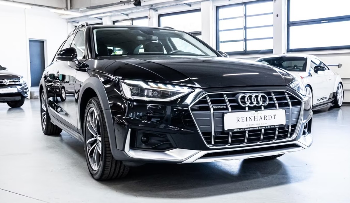 Audi A4 Allroad V 40 TDI 204ch Avus quattro S tronic 7 Attelage Phares LED matrix Caméra