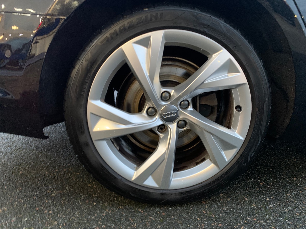 Audi A4 Avant 150 ch | Caméra 360° | Virtual cockpit |  Attelage amovible | Sièges chauffants