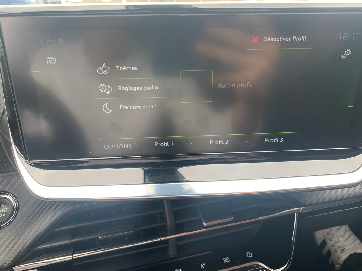 Peugeot 2008 130 chevaux | GT | Caméra de recul | Apple car Play | GPS | Palettes au volant