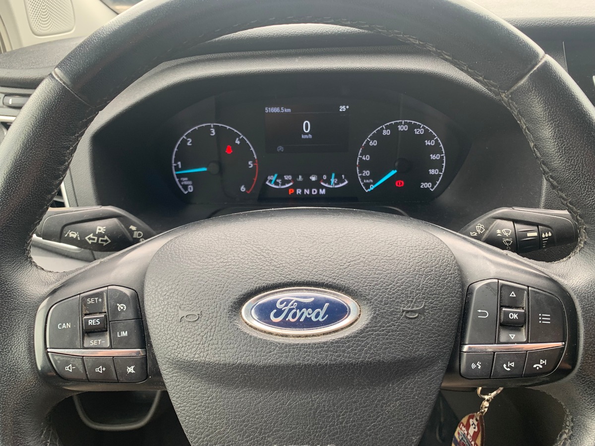 Ford TRANSIT CUSTOM 130 ch | L1H1 Trend Business | 3 Places | Caméra recul | Attelage | Roue secours