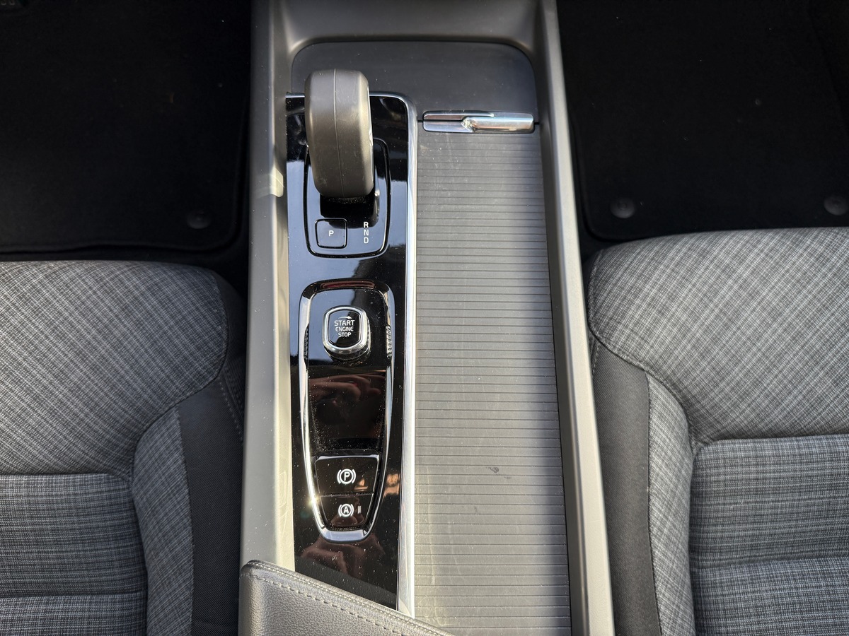 Volvo V60 B4 2.0 Ti 16V Mild Hybrid DCT7 197 cv