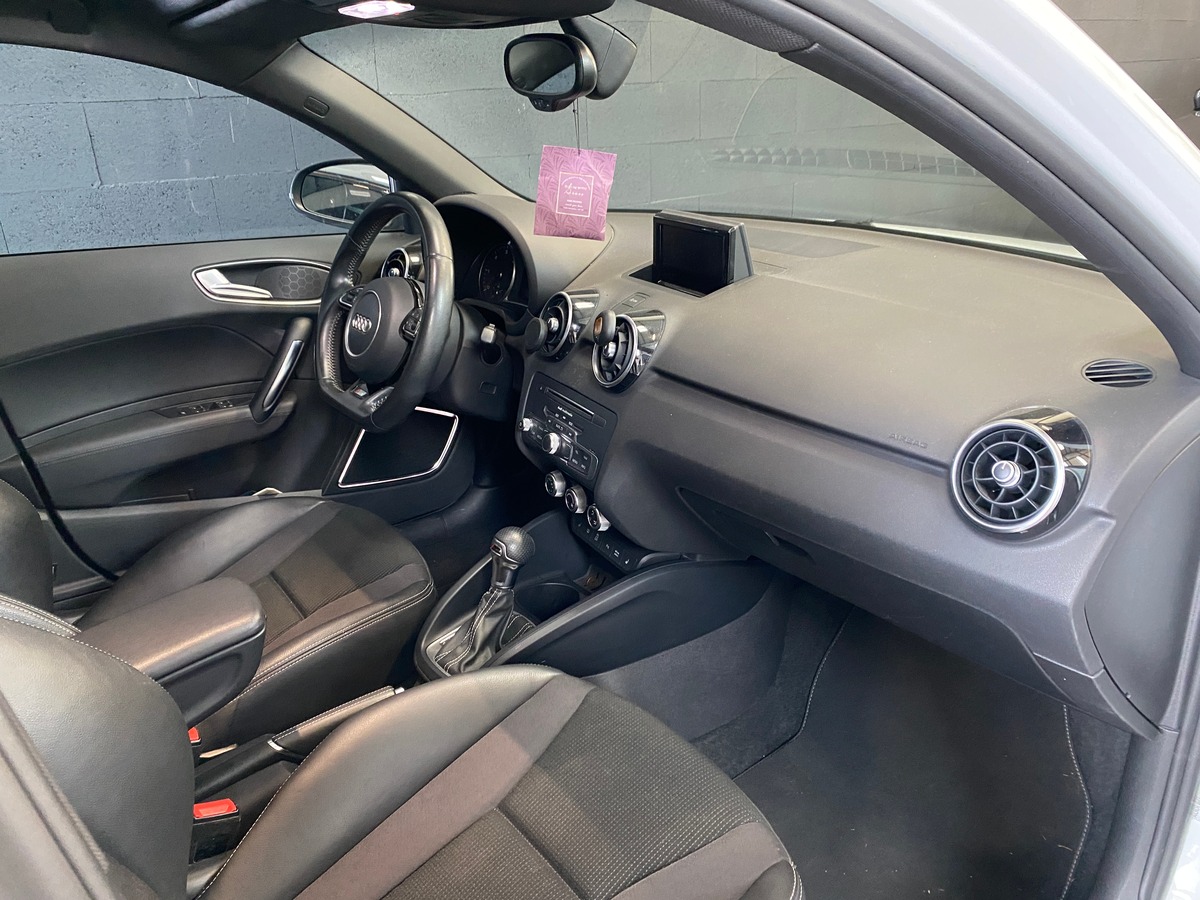 Audi A1 1.6 TDi 115 Sportback S-line DSG-7