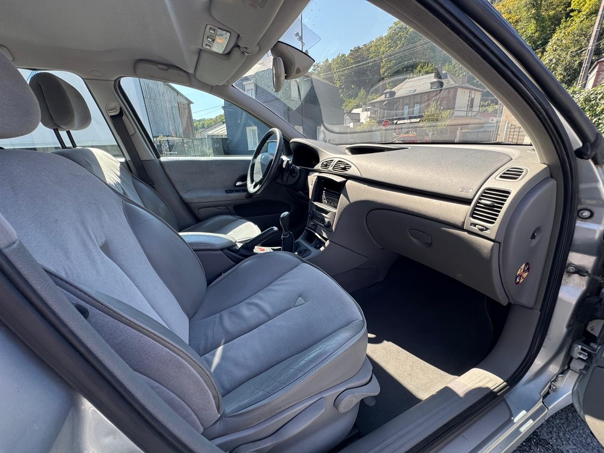 RENAULT Laguna 2.0 IDE 140 - BREAK PRIVILEGE - DISTRIBUTION NEUVE - GARANTIE
