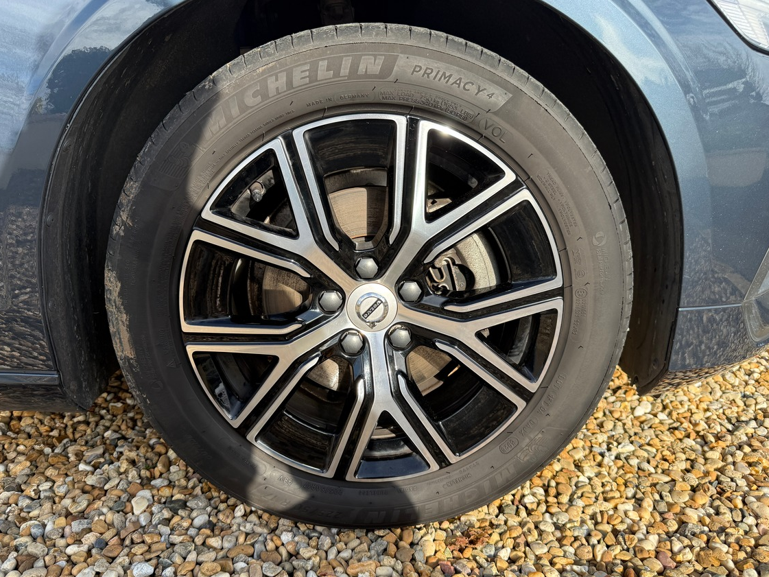 Volvo V60 B4 2.0 Ti 16V Mild Hybrid DCT7 197 cv