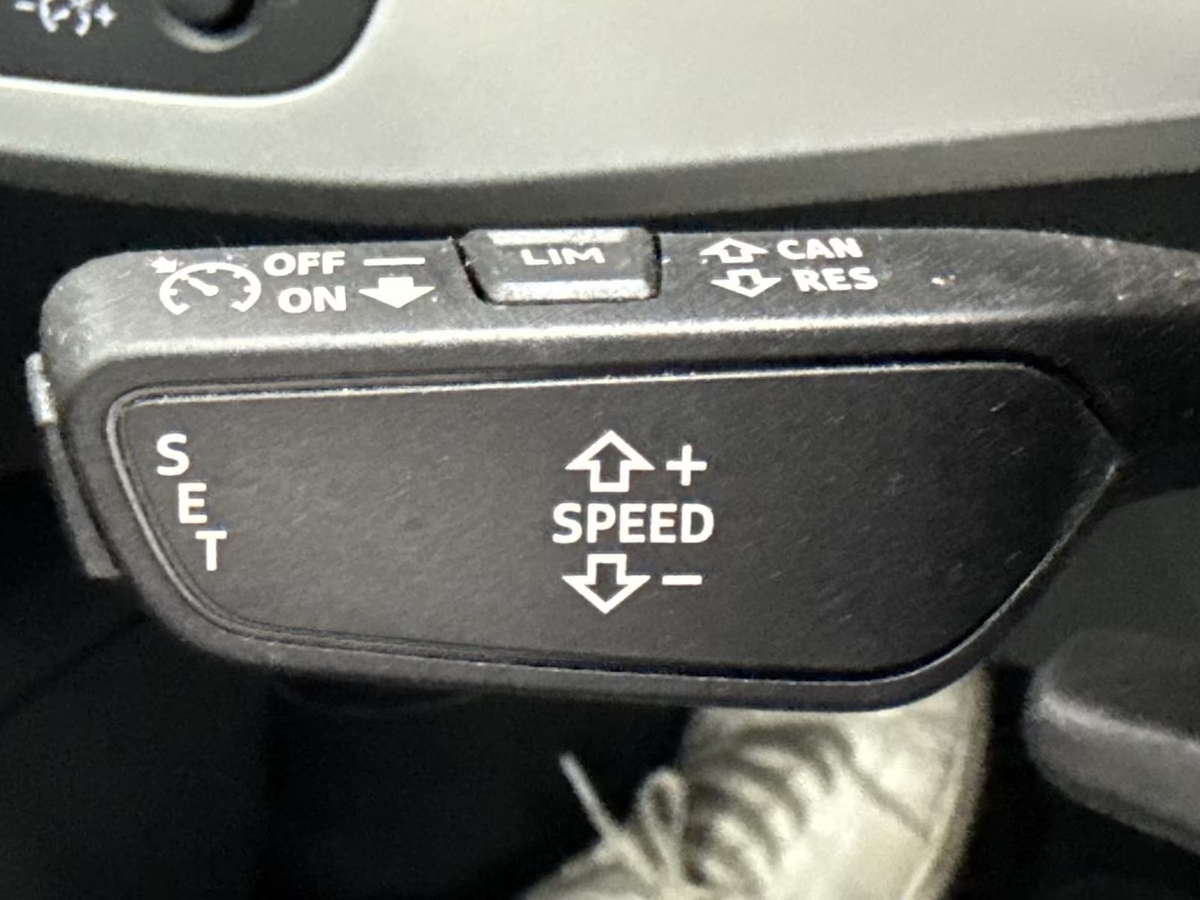 Audi A4 Allroad 40 TDI 204ch Design quattro S tronic 7/Attelage/Caméra/LED