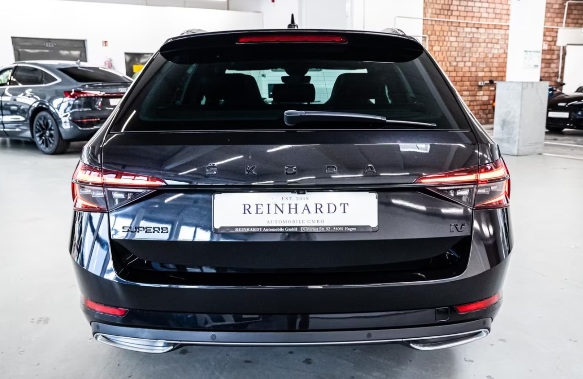 Skoda Superb Combi Hybride 1.4 TSI PHEV 218ch Sportline DSG6 Toit ouvrant Audio Canton