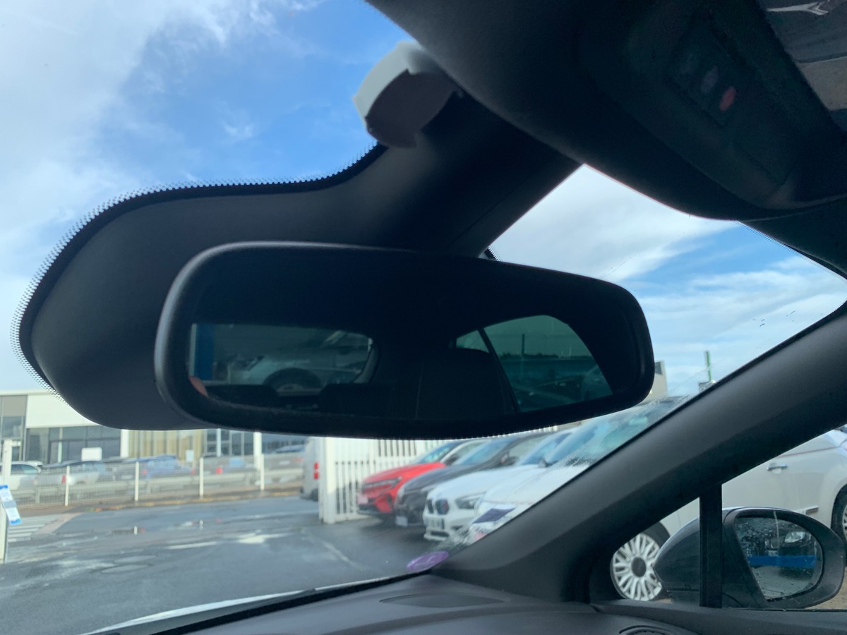 Opel Astra 105 ch | Black Edition | Caméra recul | Régulateur vitesse | Radar de stationnement avant