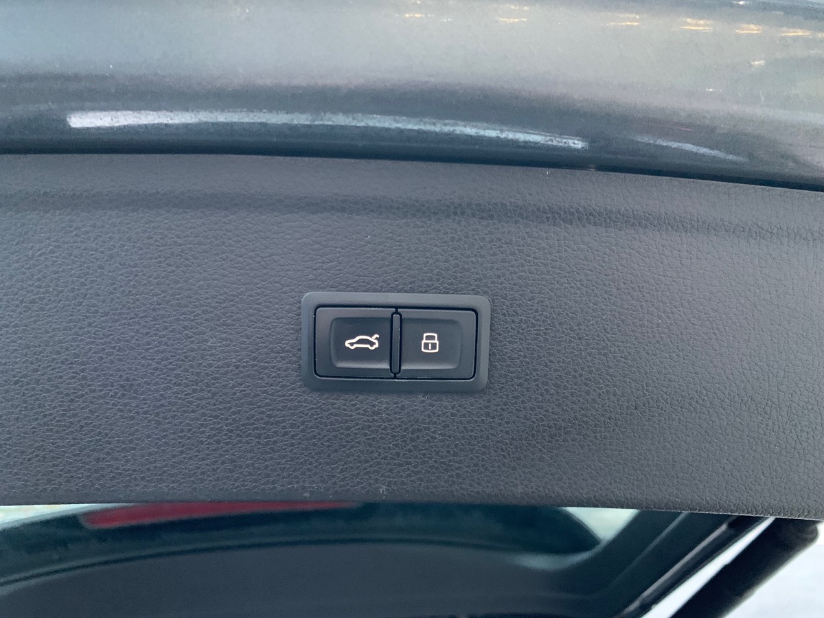 Audi Q5 190 ch | S-line | Virtual Cockpit | Caméra de recul | Coffre électrique | Attelage