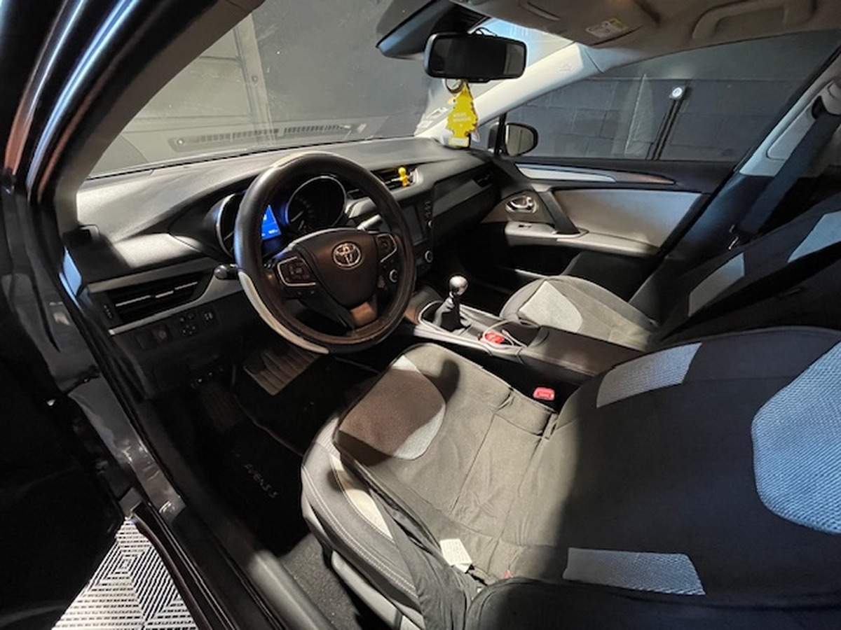 Toyota Avensis 2.0 D 143CV