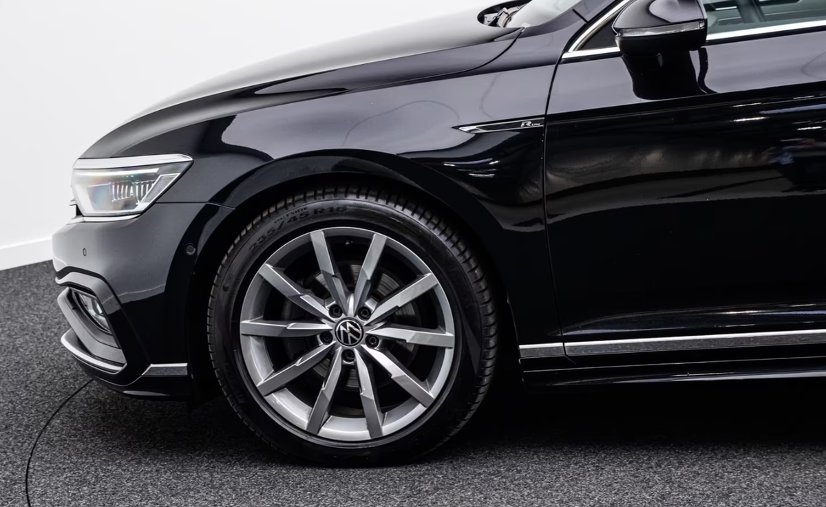 Volkswagen Passat SW VIII 2.0 TDI EVO 200ch R-Line 4Motion DSG7