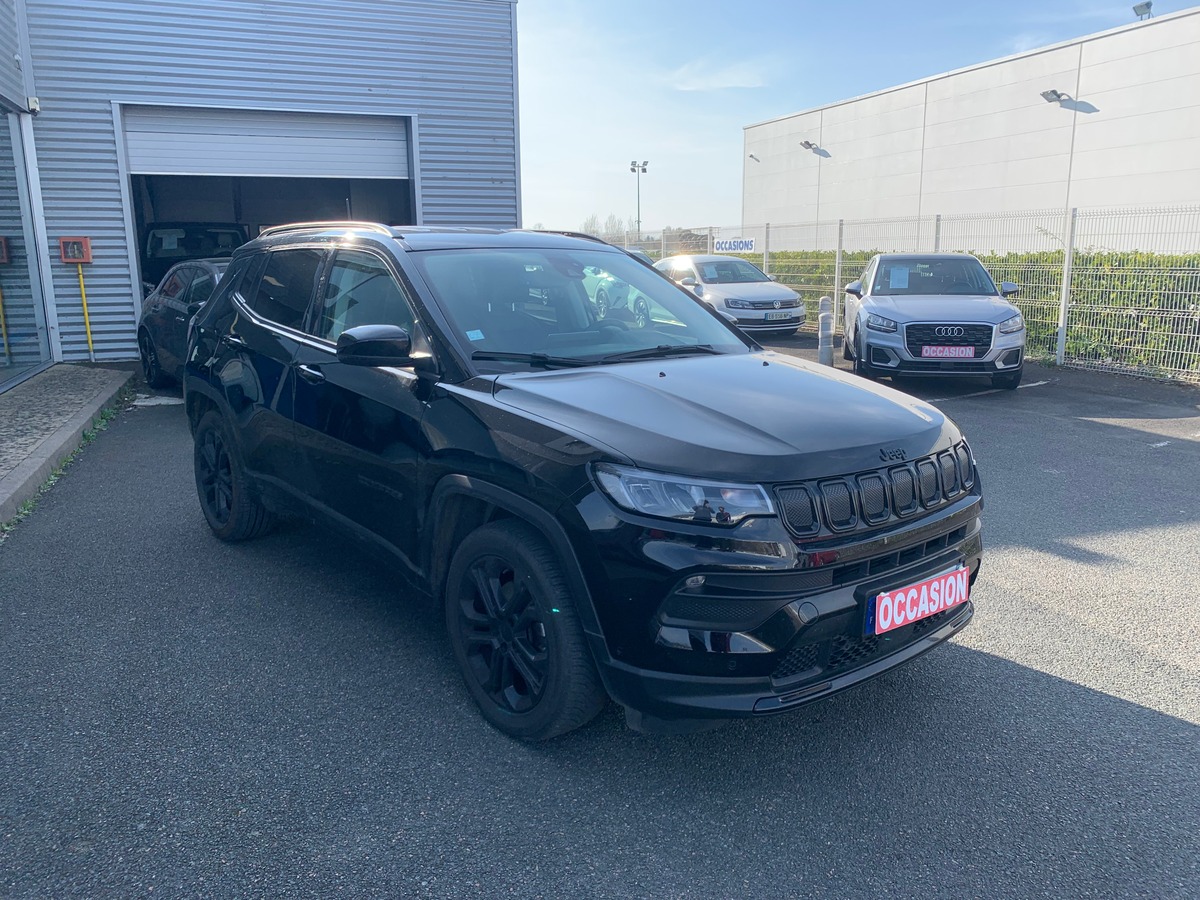 Jeep Compass 130 | (2) 1.6 MJET | Night Eagle | Attelage | GPS | Régulateur vitesse | Apple car Play